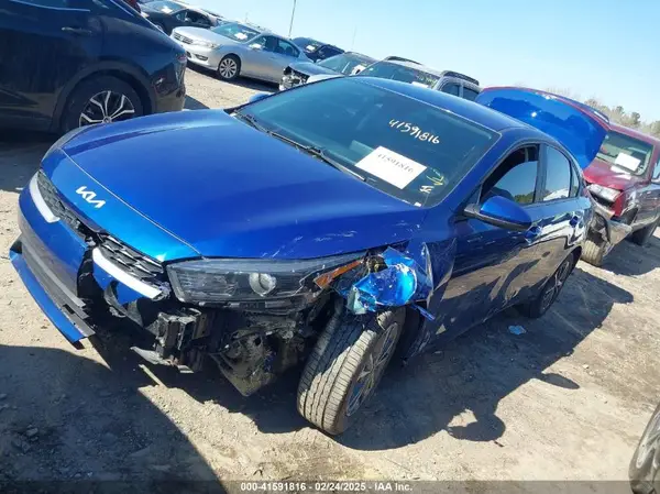 3KPF24AD9PE523919 2023 KIA FORTE - Image 2