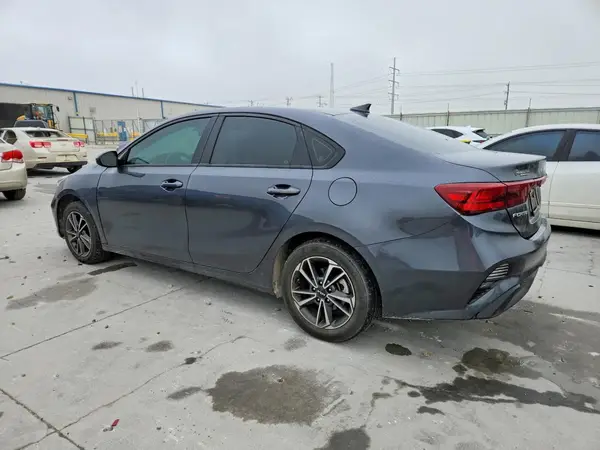 3KPF24AD9PE524777 2023 KIA FORTE - Image 2