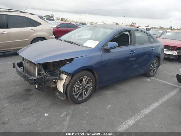 3KPF24AD9PE527310 2023 KIA FORTE - Image 2