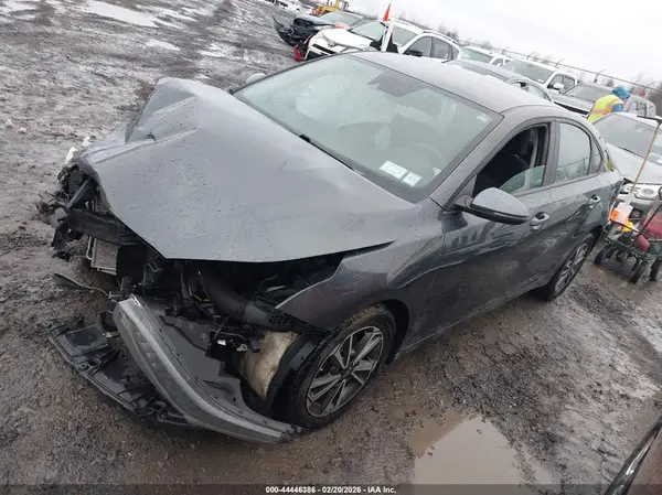 3KPF24AD9PE527856 2023 KIA FORTE - Image 2