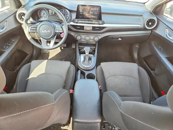 3KPF24AD9PE527906 2023 KIA FORTE - Image 8