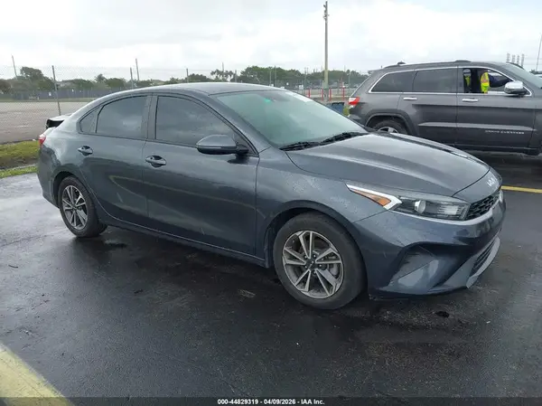 3KPF24AD9PE528344 2023 KIA FORTE - Image 1
