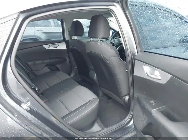 3KPF24AD9PE528344 2023 KIA FORTE - Image 8