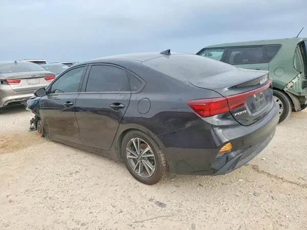 3KPF24AD9PE528750 2023 KIA FORTE - Image 2