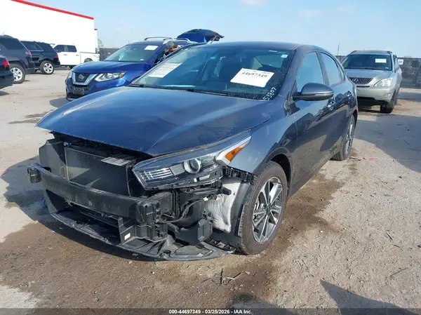 3KPF24AD9PE529039 2023 KIA FORTE - Image 2