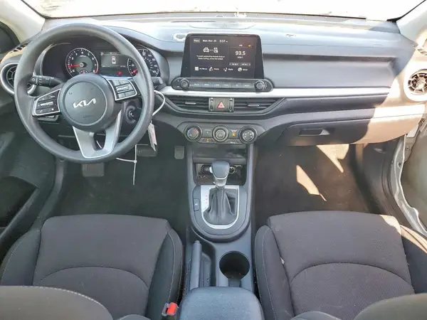 3KPF24AD9PE539067 2023 KIA FORTE - Image 8