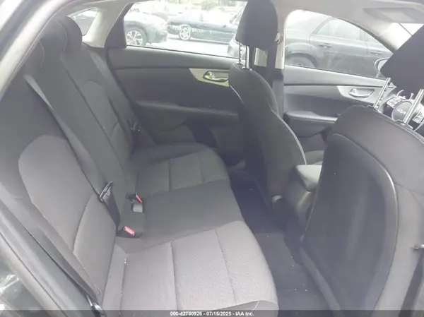 3KPF24AD9PE543040 2023 KIA FORTE - Image 8