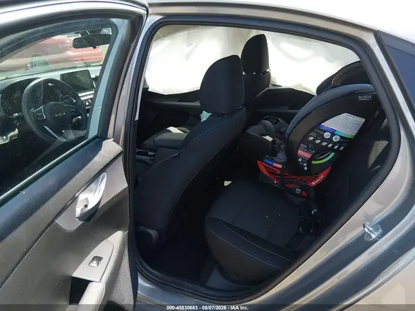 3KPF24AD9PE543409 2023 KIA FORTE - Image 8