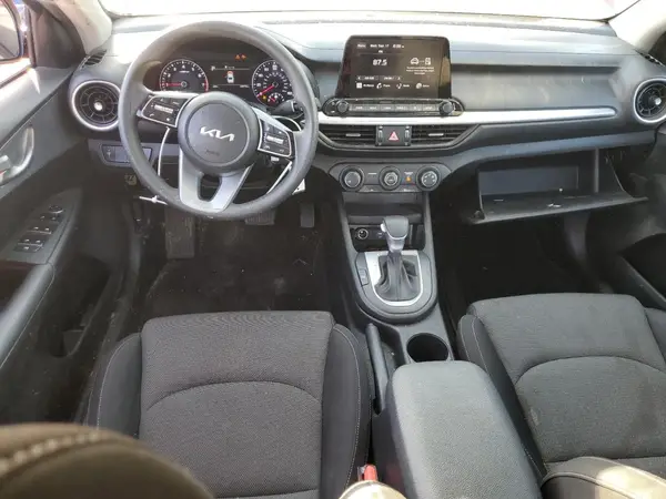 3KPF24AD9PE543538 2023 KIA FORTE - Image 8
