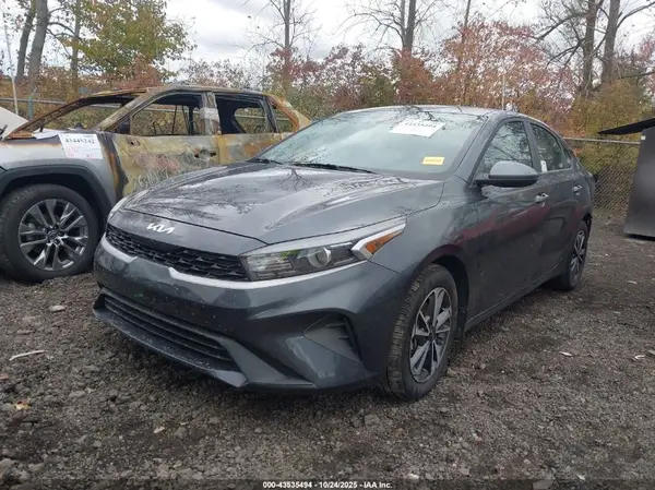 3KPF24AD9PE547282 2023 KIA FORTE - Image 2