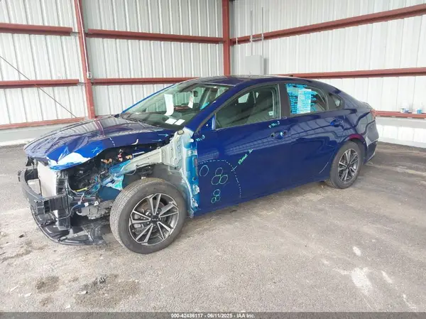 3KPF24AD9PE549534 2023 KIA FORTE - Image 2