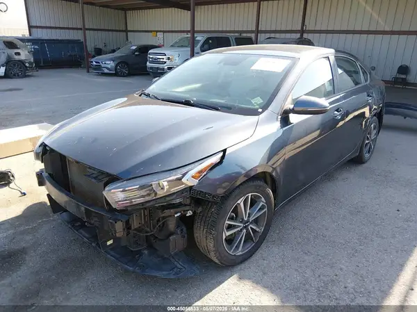 3KPF24AD9PE549632 2023 KIA FORTE - Image 2