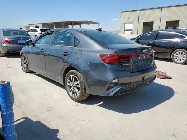 3KPF24AD9PE550229 2023 KIA FORTE - Image 2