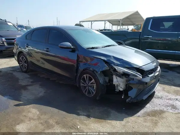 3KPF24AD9PE550621 2023 KIA FORTE - Image 1