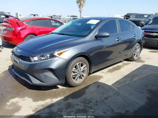 3KPF24AD9PE550621 2023 KIA FORTE - Image 2