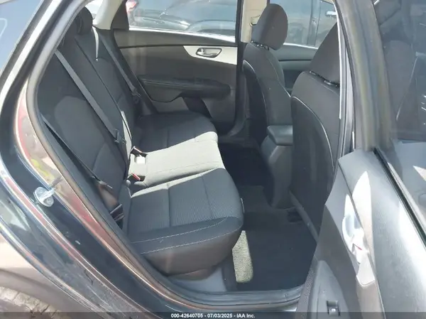 3KPF24AD9PE550621 2023 KIA FORTE - Image 8