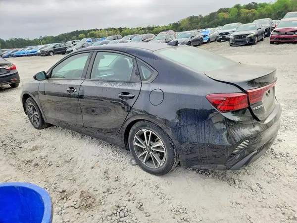 3KPF24AD9PE551266 2023 KIA FORTE - Image 2