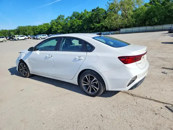 3KPF24AD9PE552952 2023 KIA FORTE - Image 2
