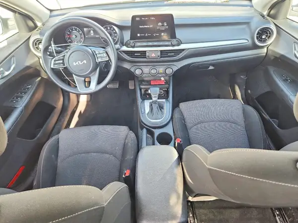 3KPF24AD9PE552952 2023 KIA FORTE - Image 8