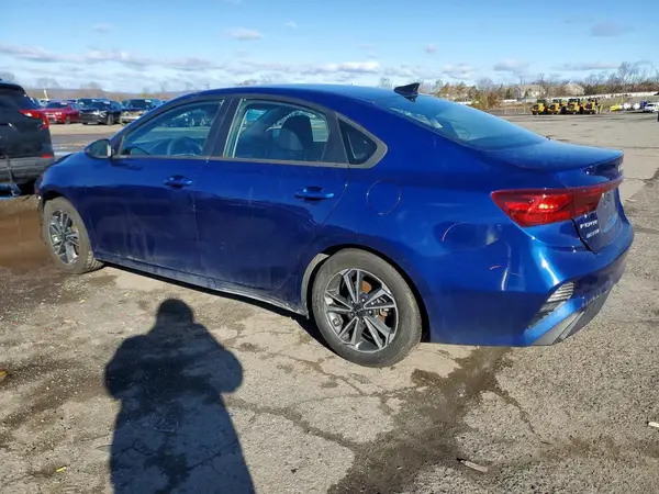 3KPF24AD9PE553275 2023 KIA FORTE - Image 2
