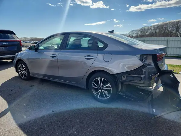 3KPF24AD9PE553454 2023 KIA FORTE - Image 2