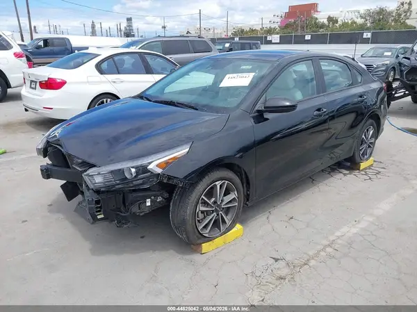 3KPF24AD9PE554118 2023 KIA FORTE - Image 2