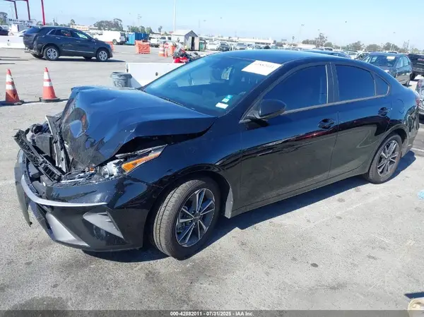 3KPF24AD9PE555110 2023 KIA FORTE - Image 2