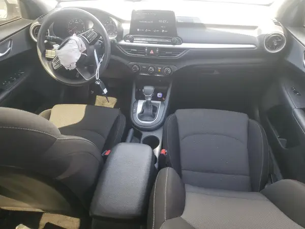 3KPF24AD9PE555401 2023 KIA FORTE - Image 8