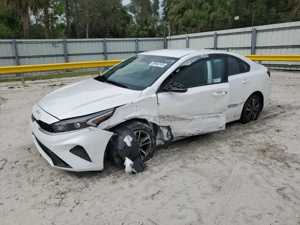 3KPF24AD9PE556225 2023 KIA FORTE - Image 1