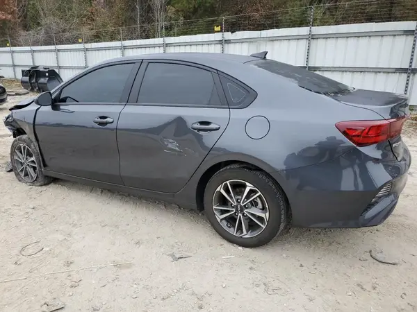 3KPF24AD9PE556998 2023 KIA FORTE - Image 2