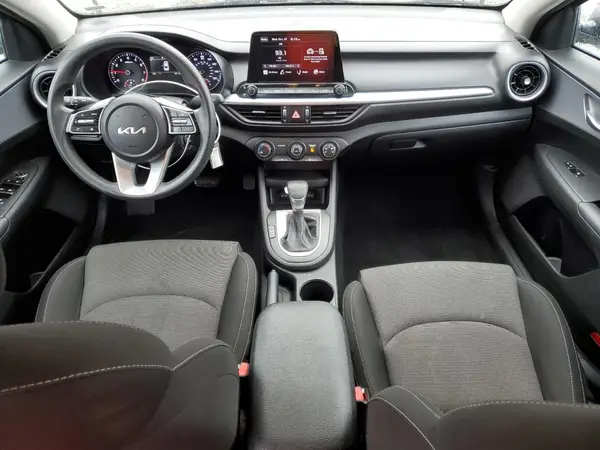 3KPF24AD9PE557066 2023 KIA FORTE - Image 8