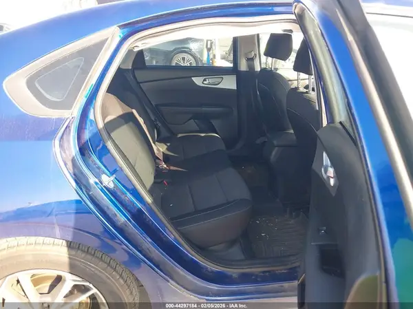 3KPF24AD9PE557388 2023 KIA FORTE - Image 8