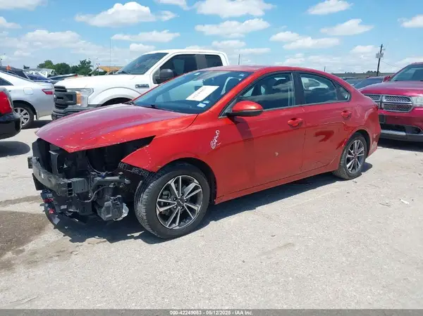 3KPF24AD9PE557567 2023 KIA FORTE - Image 2