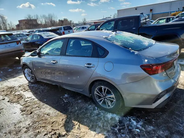3KPF24AD9PE558623 2023 KIA FORTE - Image 2