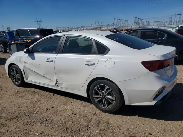 3KPF24AD9PE561103 2023 KIA FORTE - Image 2