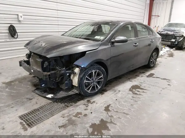 3KPF24AD9PE561652 2023 KIA FORTE - Image 2