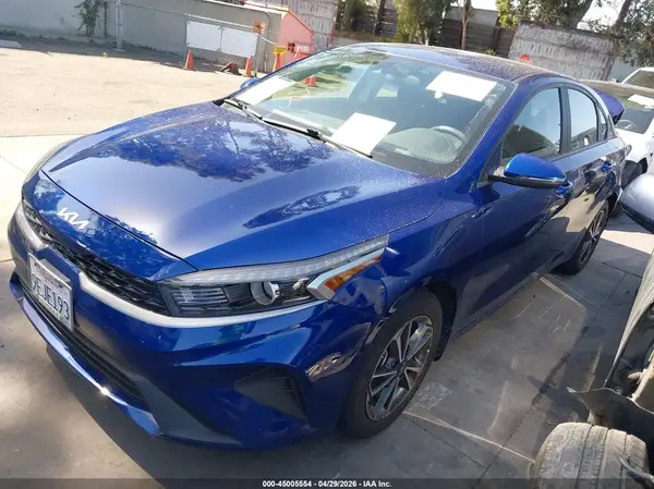 3KPF24AD9PE562106 2023 KIA FORTE - Image 2