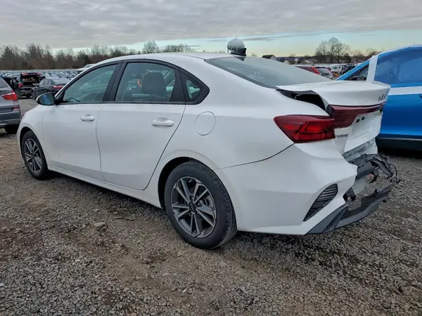 3KPF24AD9PE562655 2023 KIA FORTE - Image 2