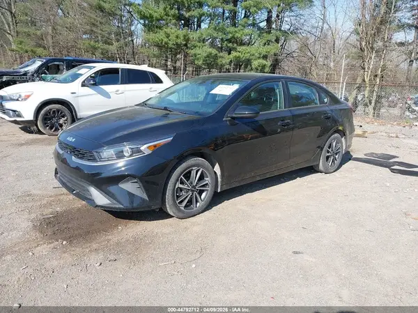 3KPF24AD9PE562994 2023 KIA FORTE - Image 2