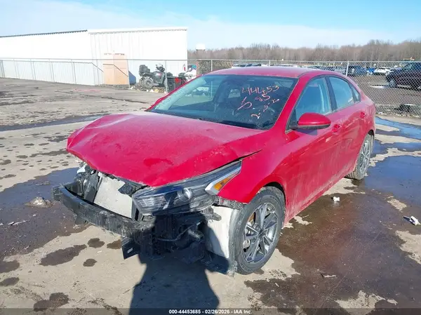 3KPF24AD9PE565779 2023 KIA FORTE - Image 2