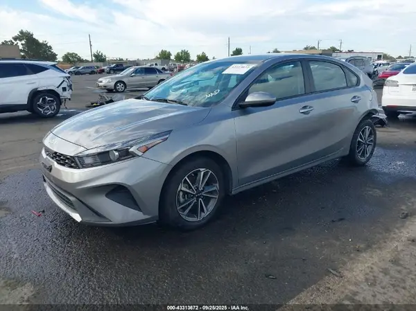 3KPF24AD9PE566897 2023 KIA FORTE - Image 2