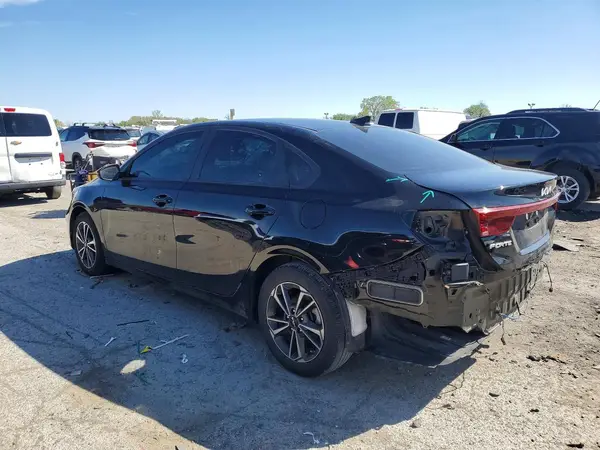 3KPF24AD9PE567886 2023 KIA FORTE - Image 2