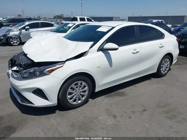 3KPF24AD9PE568973 2023 KIA FORTE - Image 2