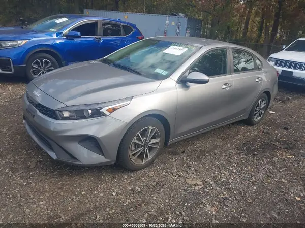 3KPF24AD9PE570609 2023 KIA FORTE - Image 2