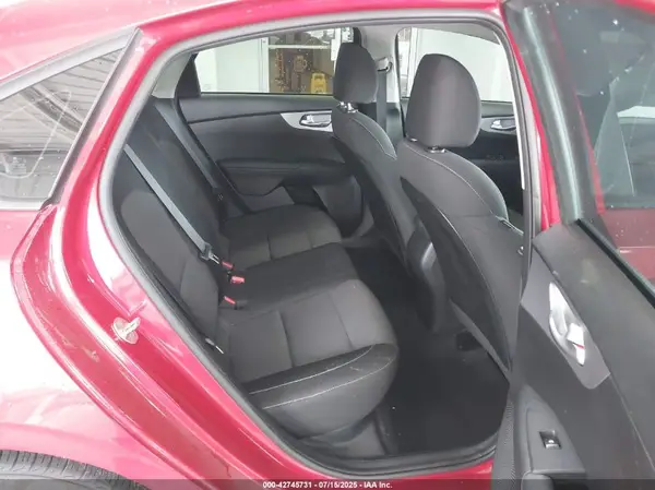 3KPF24AD9PE570870 2023 KIA FORTE - Image 8