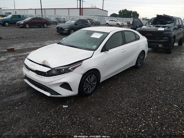 3KPF24AD9PE573400 2023 KIA FORTE - Image 2