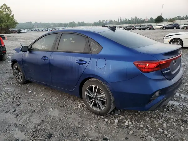 3KPF24AD9PE573459 2023 KIA FORTE - Image 2