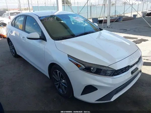 3KPF24AD9PE578435 2023 KIA FORTE - Image 1