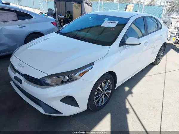 3KPF24AD9PE578435 2023 KIA FORTE - Image 2
