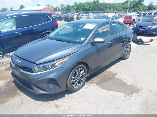3KPF24AD9PE578855 2023 KIA FORTE - Image 2